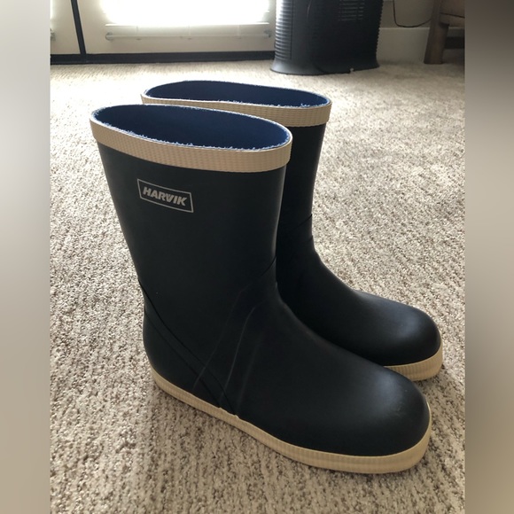 Harvik Navy Rubber Boots - Picture 2 of 4